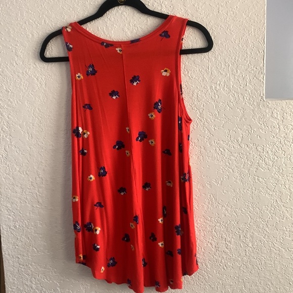 Old Navy Luxe sleeveless top - Picture 3 of 3